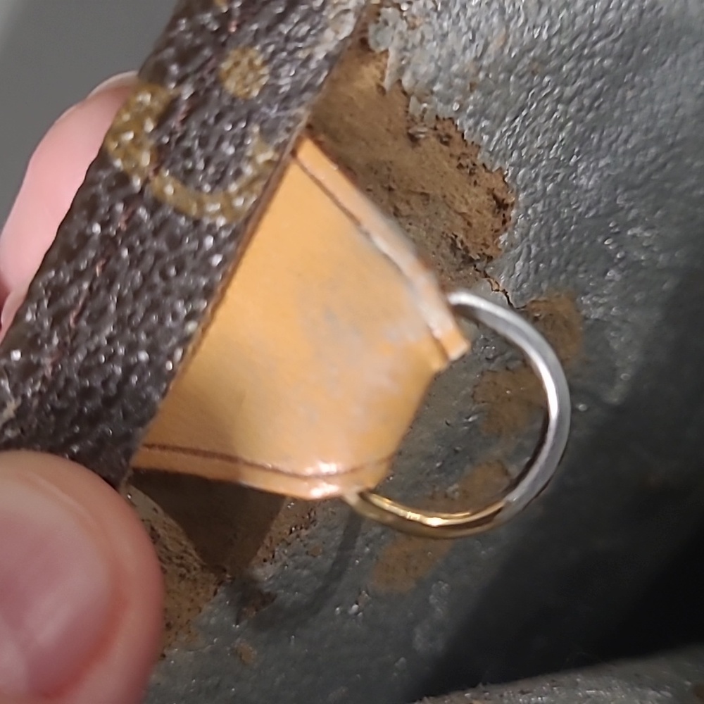 SOLD - Authentic Louis Vuitton - Picture 9 of 11